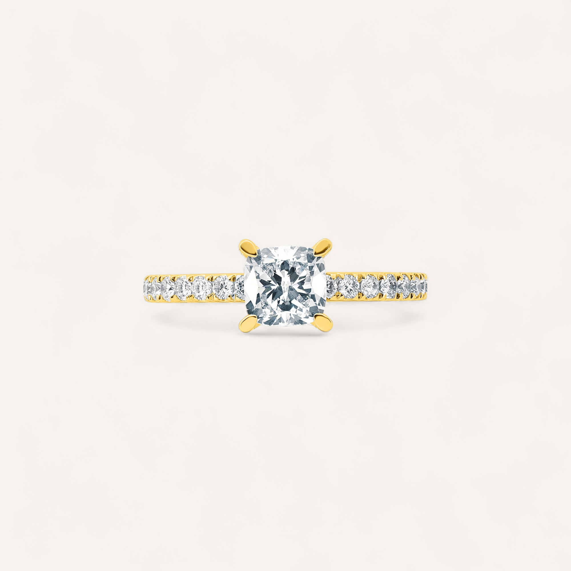 CUSHION PAVÉRING I 14K GULD MED DIAMANTER (1.6 CT), STR. 54