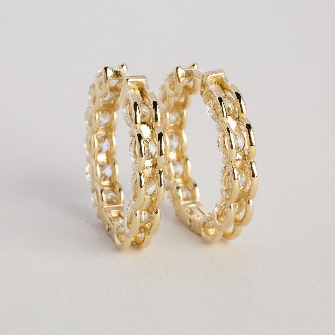 CREOLØRERINGE MED DIAMANTER (3,9 CT), 2 CM