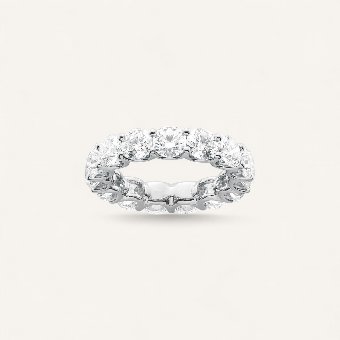 ALLIANCERING I 14K HVIDGULD MED DIAMANTER (6.6 CT), STR. 53