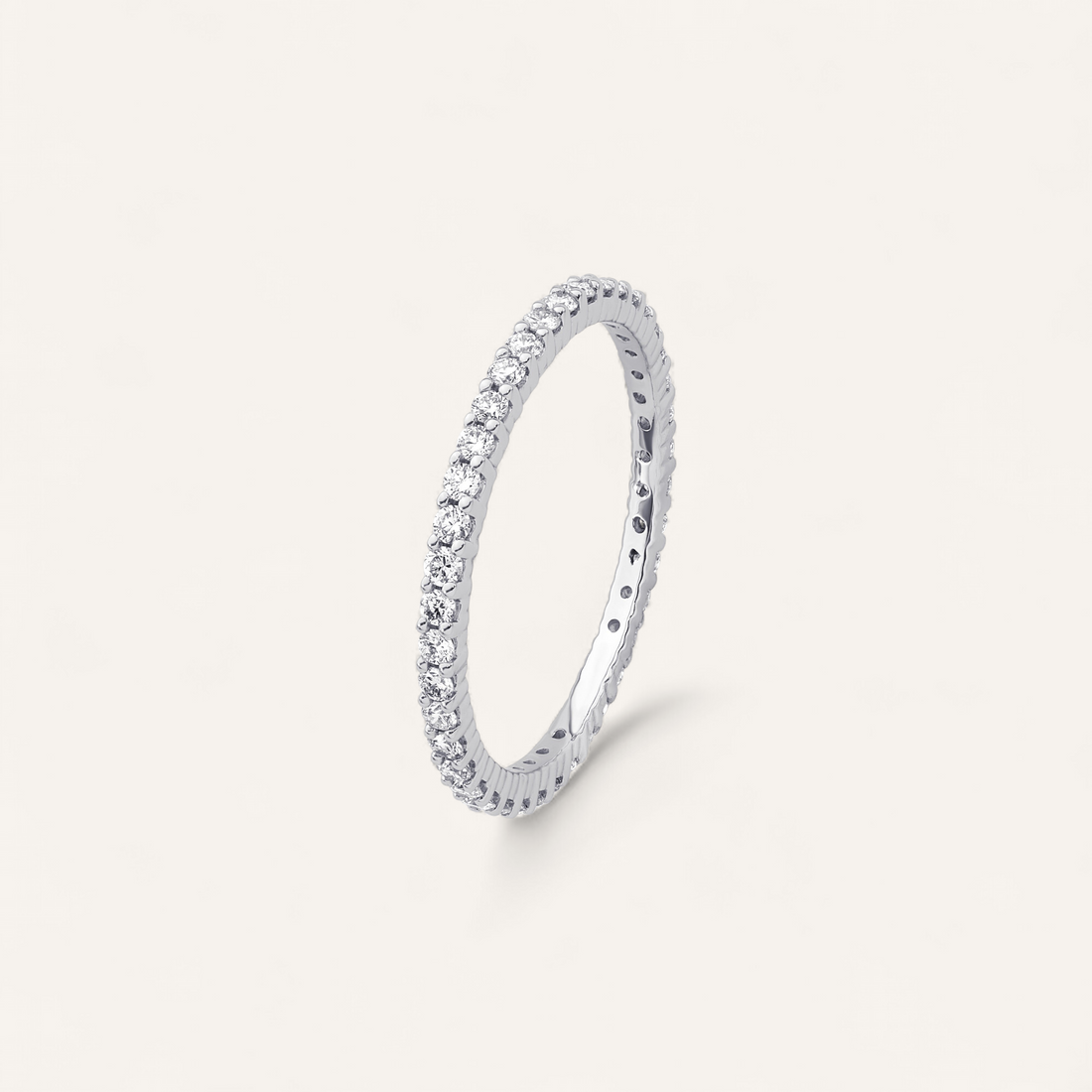 TYND ETERNITY RING I 14K HVIDGULD MED DIAMANTER (0.45 CT), STR. 55
