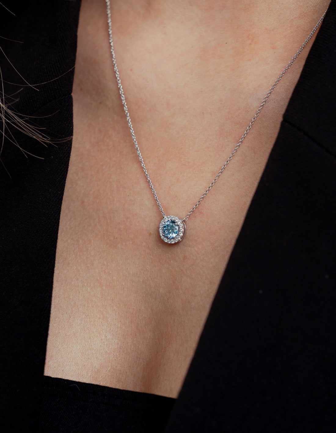 SOLITAIRE HALSKÆDE I 14K HVIDGULD MED DIAMANTER (1.1 CT), 24 CM