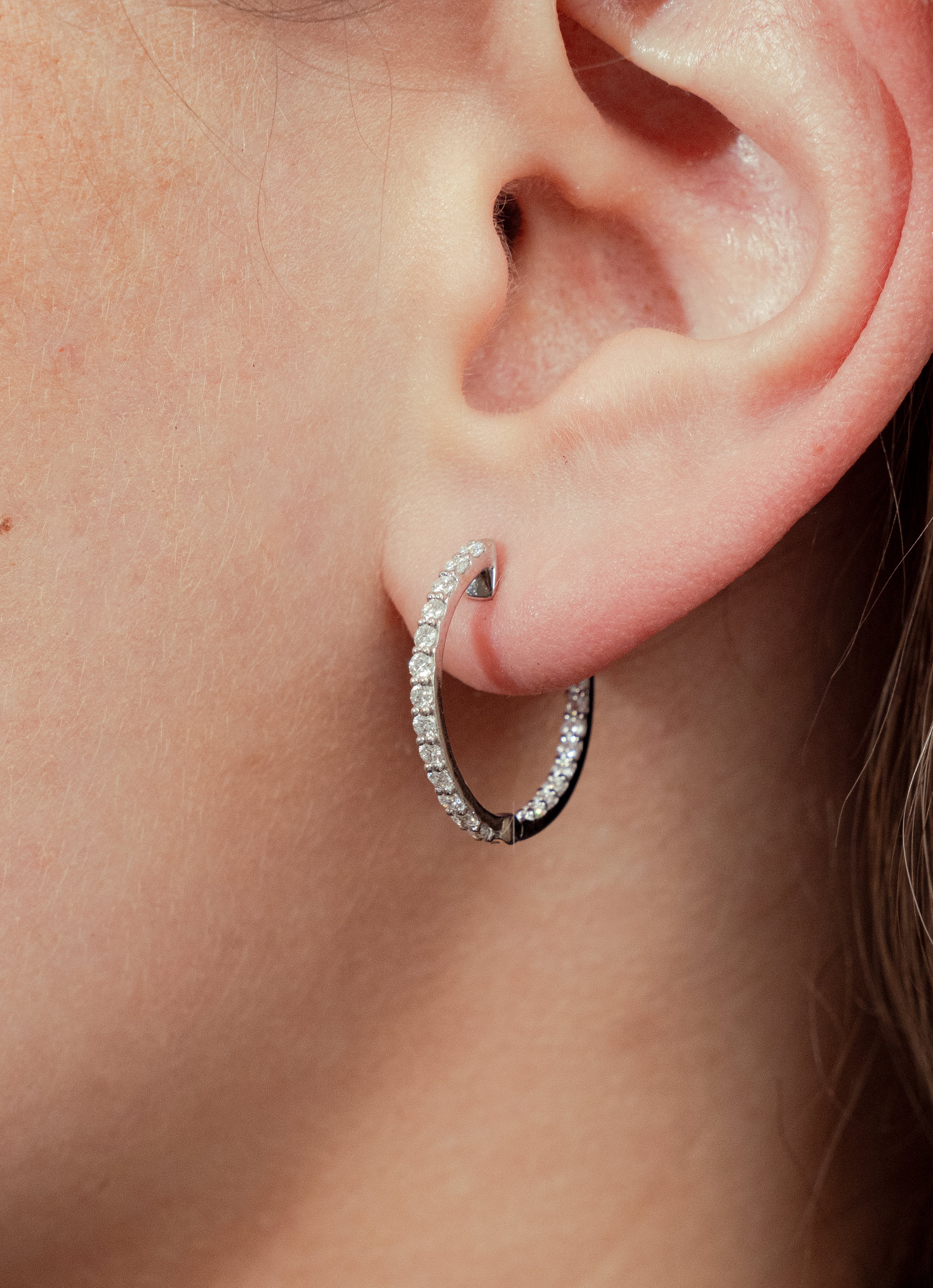 NUIT CREOLER I 14K HVIDGULD MED DIAMANTER (0.6 CT)