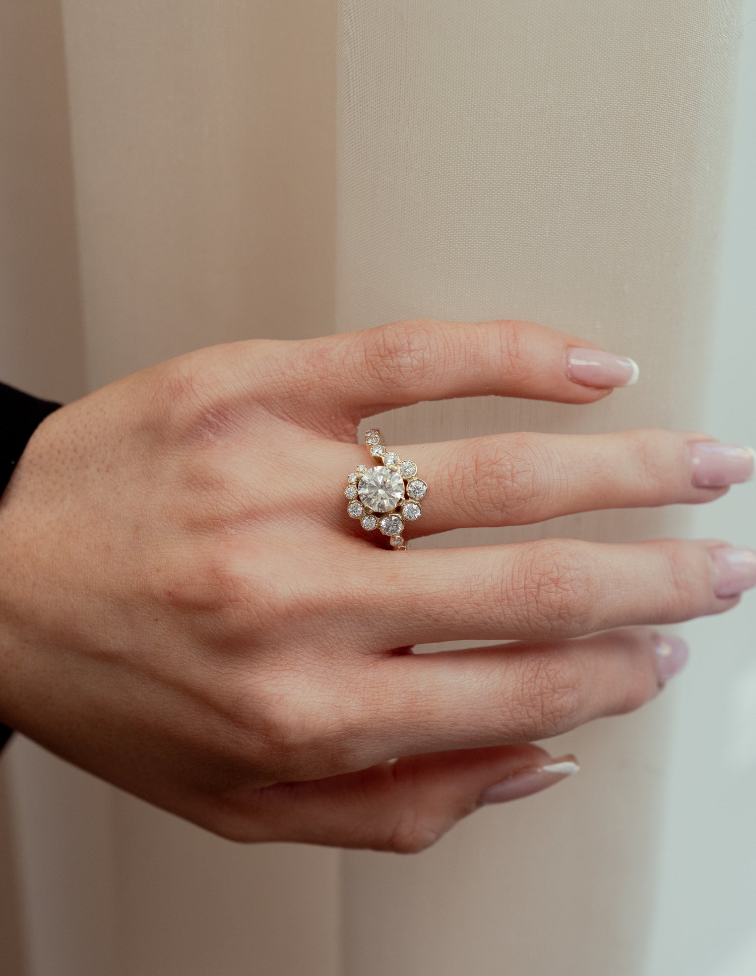 HALORING I 14K GULD MED DIAMANTER (2.0 CT), STR. 54