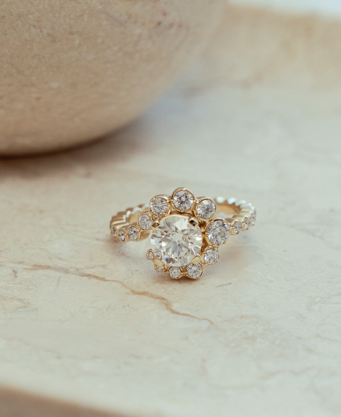 HALORING I 14K GULD MED DIAMANTER (2.0 CT), STR. 54