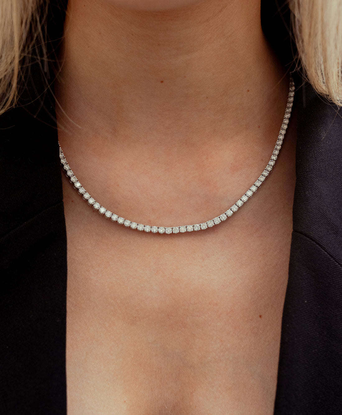 BISOUS TENNISHALSKÆDE I 14K HVIDGULD MED DIAMANTER (14 CT), 45 CM