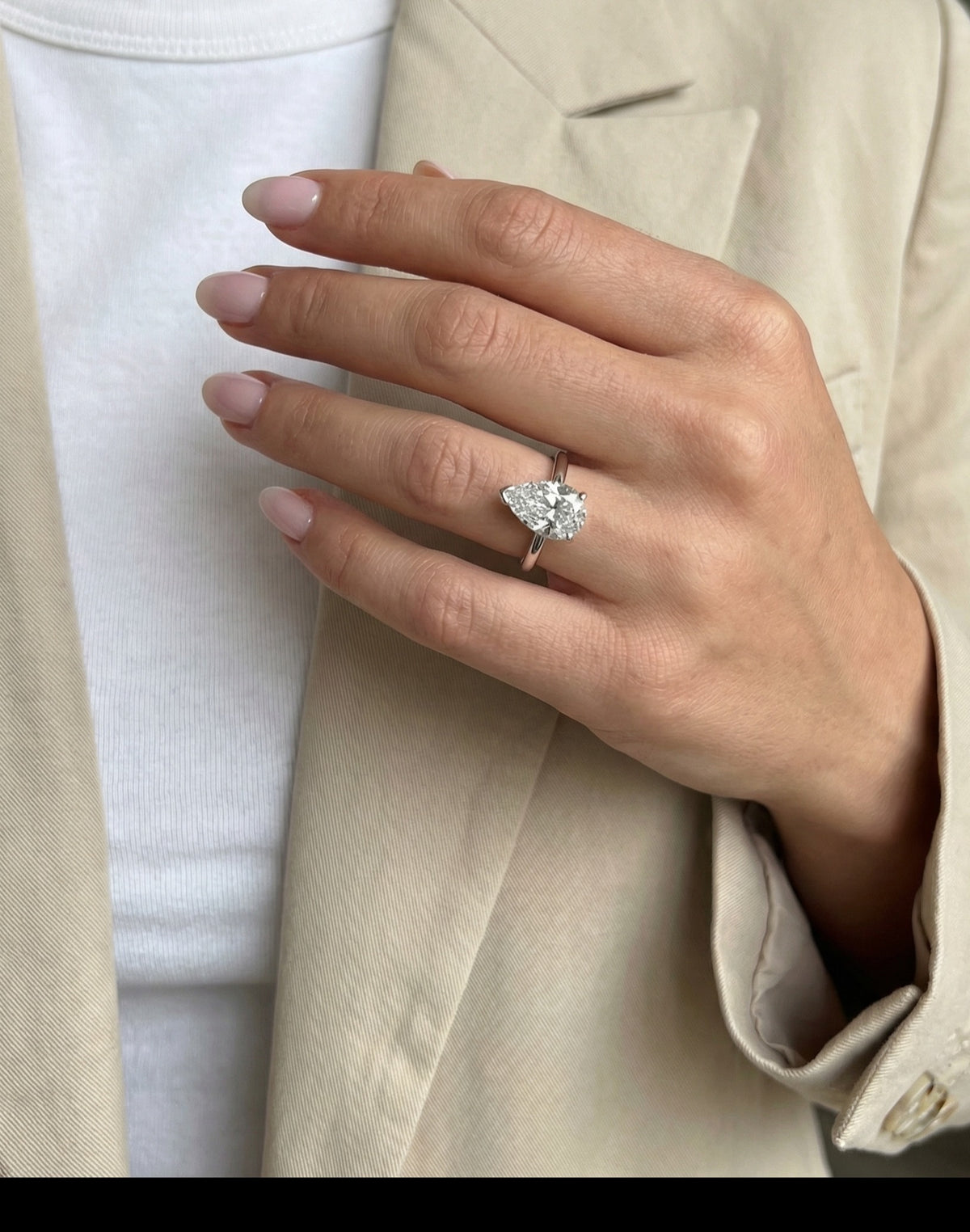 GRANDE POIRE RING