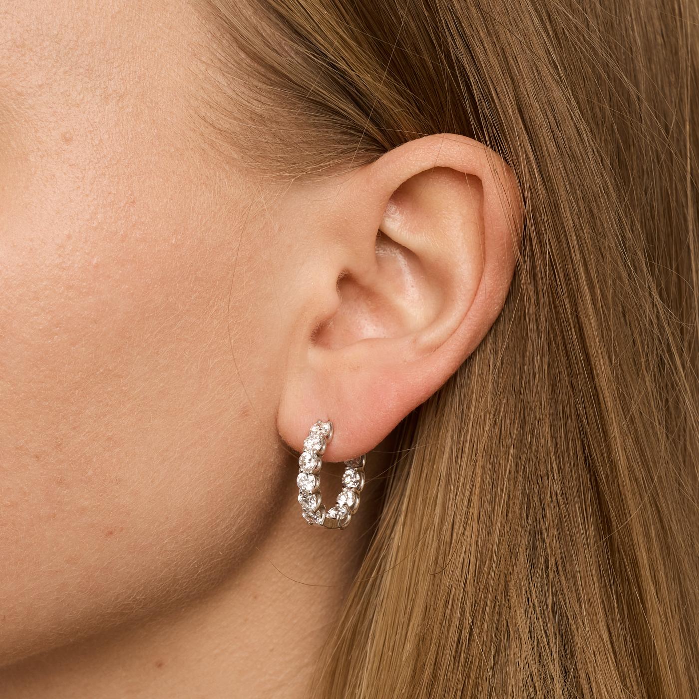 CREOLØRERINGE MED DIAMANTER (3,9 CT), 2 CM