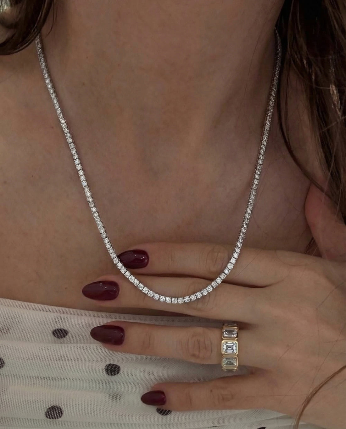 BISOUS TENNISHALSKÆDE